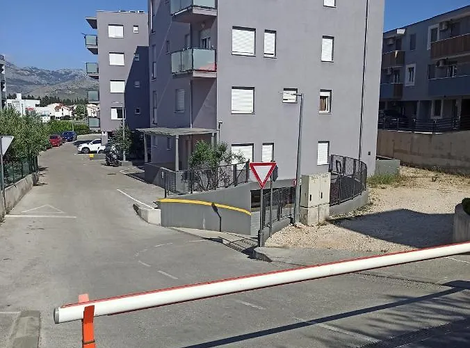 Cosy Terrano -free Private Parking Apartment *