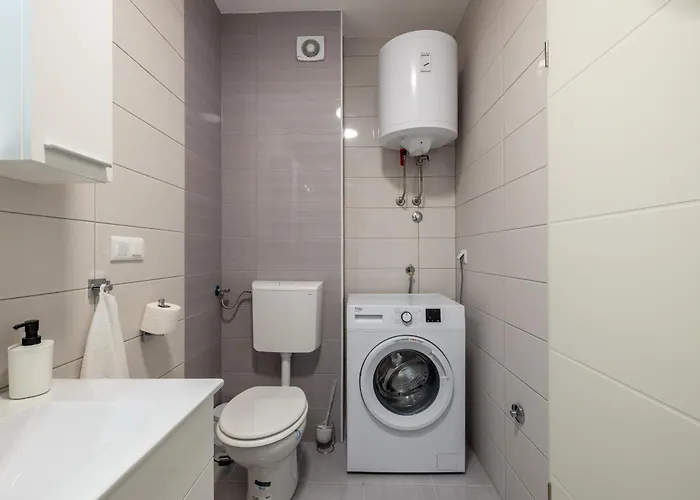 Cosy Terrano -free Private Parking Apartment