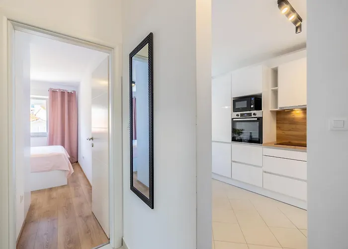 Cosy Terrano -free Private Parking Apartment *