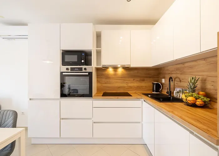 Cosy Terrano -free Private Parking Apartment