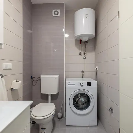 Cosy Terrano -free Private Parking Apartman